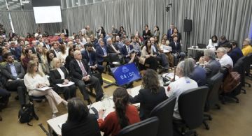 Afirman que la prensa no pudo ingresar a la audiencia por la ley de Glaciares: “No los dejan pasar”