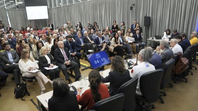 Afirman que la prensa no pudo ingresar a la audiencia por la ley de Glaciares: “No los dejan pasar”