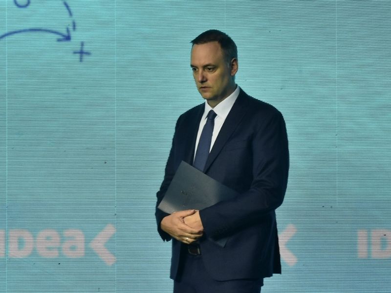 Adorni se prepara para ir a Diputados y responder más de 4.800 preguntas 