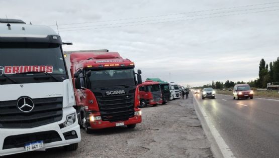 Camioneros autoconvocados cortaron la ruta 7 y 40 por el aumento en los combustibles 