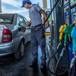 Los intendentes que encarecen el valor de la nafta con tasas municipales