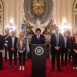 ¿Respaldo a Adorni? Javier Milei convocó a una reunión de Gabinete para el próximo lunes