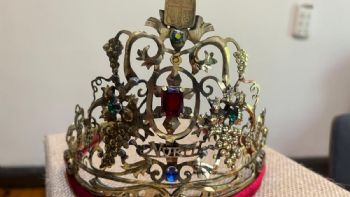 San Carlos donarán la corona de Nuri Donnantuoni a la familia de la ex Reina 