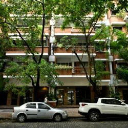 Citaron a declarar a la escribana que certificó la compra del departamento de Adorni 