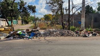 Vecinos denuncian focos de escombros y basura en barrios de Perdriel