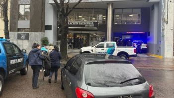 Un preso acusado de abuso sexual se arrojó de un cuarto piso en los tribunales