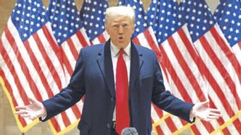 “La estúpida isla”: Trump estalla contra Londres por el bloqueo de una base clave para atacar Irán