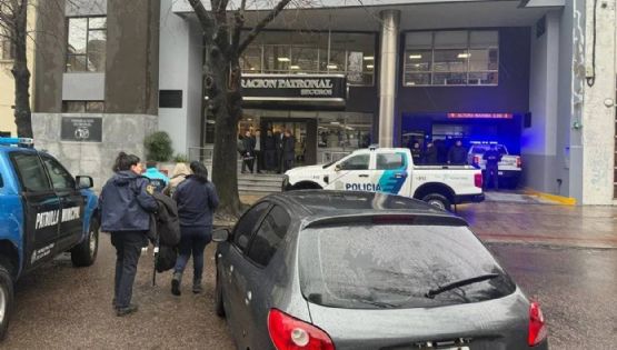 Un preso acusado de abuso sexual se arrojó de un cuarto piso en los tribunales