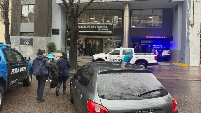 Un preso acusado de abuso sexual se arrojó de un cuarto piso en los tribunales