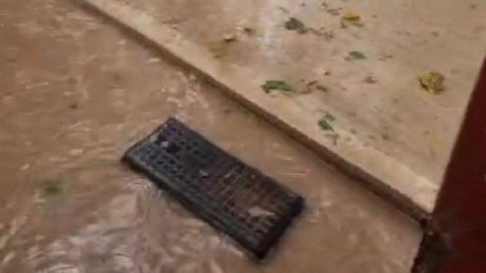 Video: la tormenta “borró” las calles y las veredas en el carril Urquiza