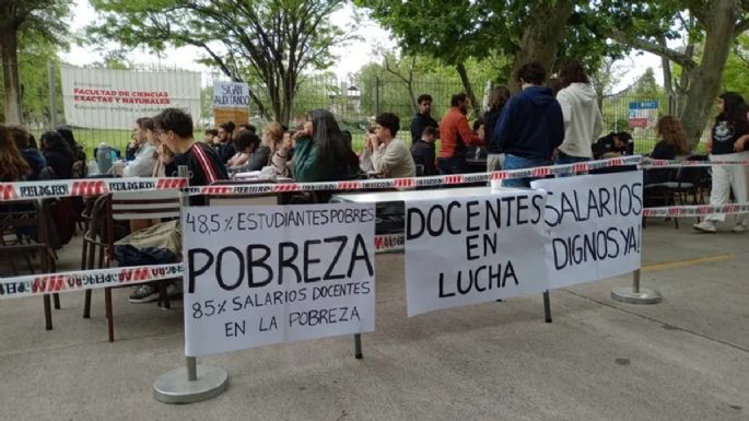 Docentes de la UNCuyo tendrán una suba salarial del 45,6%
