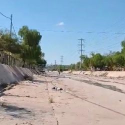 El canal detrás del Polo Judicial que desborda de mugre