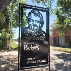 Una niña de 7 años fue atacada a golpes en una escuela: las maestras la cambiaron y no avisaron a los padres 