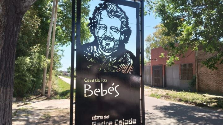 Una niña de 7 años fue atacada a golpes en una escuela: las maestras la cambiaron y no avisaron a los padres 