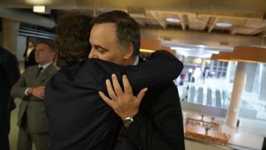 Foto iliustrativa de  Milei bancó a Adorni, dijo que sufrió ataques especulativos y que bajará la inflación