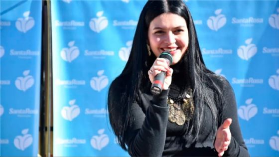 Terminó el Mundial y arrancó la campaña: Flor Destéfanis se lanza por la gobernación