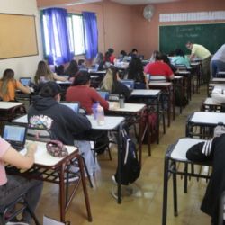 La escasez de graduados terciarios ya golpea al mercado laboral