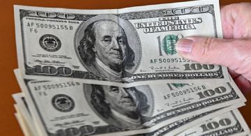 El dólar oficial cayó por tercer día consecutivo 