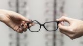 Foto ilustrativa de la nota titulada: Advierten sobre los riesgos de comprar anteojos de leer sin consultar con especialistas 
