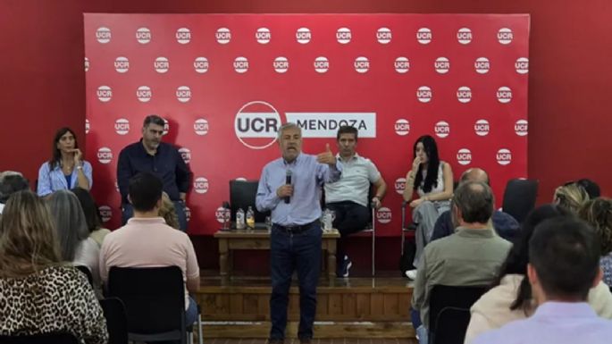 El petrismo analiza armar su propio bloque en la Legislatura y se complican los 2/3 para Cornejo