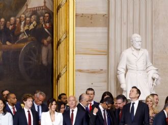 Así condicionan nuestra vida y la democracia milmillonarios como Musk, Bezos o Zuckerberg