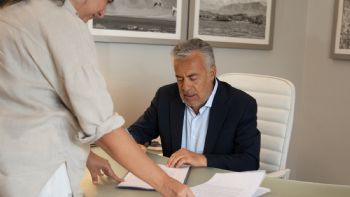 Cornejo pisó 10 años la enmienda que ahora toma como bandera