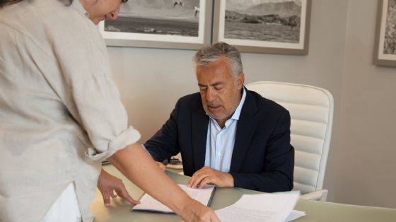 Cornejo pisó 10 años la enmienda que ahora toma como bandera