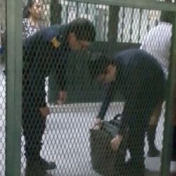 Recomendación a docentes: "intente incapacitar al agresor con la mayor agresividad, improvise armas"