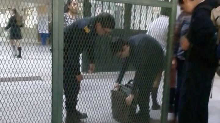 Recomendación a docentes: "intente incapacitar al agresor con la mayor agresividad, improvise armas"