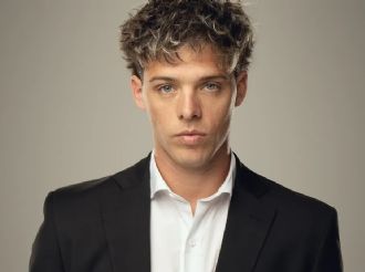 Inhabilitaron a Santiago Maratea por conducir sin cinturón y grabarse 