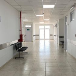 Una mujer que se hacía pasar por médica trabajaba en hospitales públicos 