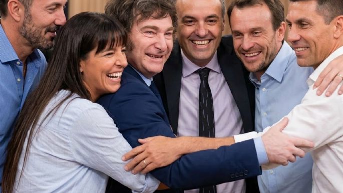 Milei irá al Congreso con Adorni