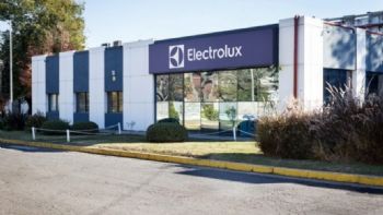 Una empresa cierra su producción de heladeras y 150 operarios podrían quedar sin trabajo 