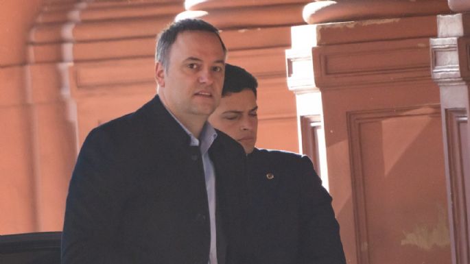 Profundizan la investigación sobre propiedades y viajes de Manuel Adorni