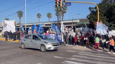 Foto iliustrativa de  Protestaron en el nudo vial por la eliminación de planes