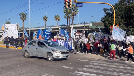 Movimientos sociales protestaron en el nudo vial por la eliminación de planes