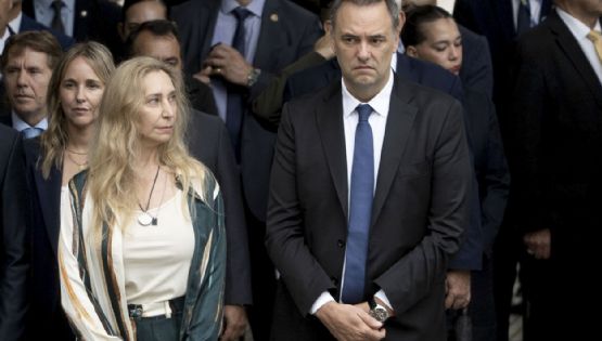 Citaron a declarar a las cuatro mujeres que le prestaron dólares a Manuel Adorni