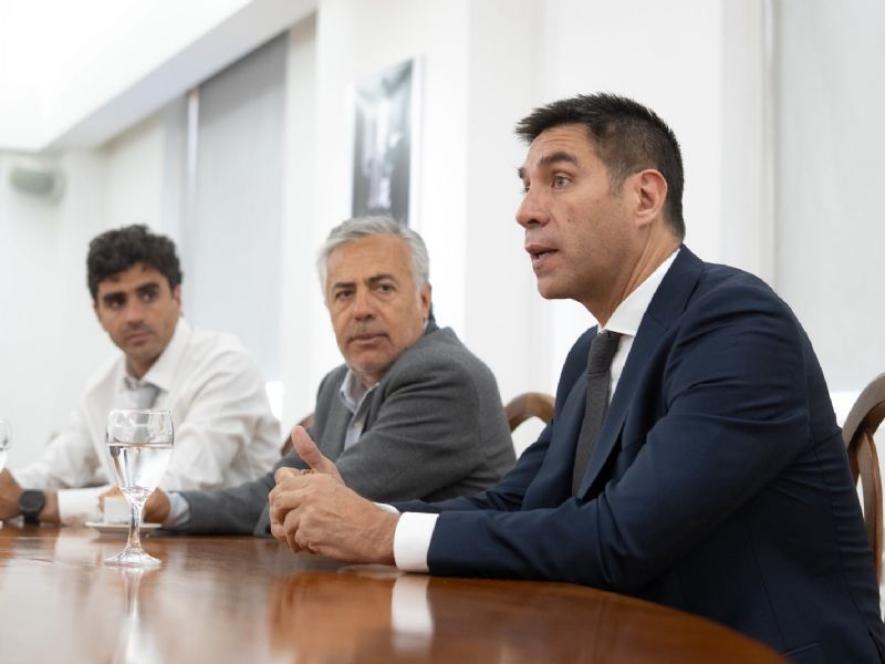 Cornejo estrecha filas con los legisladores LLA a días del recambio legislativo