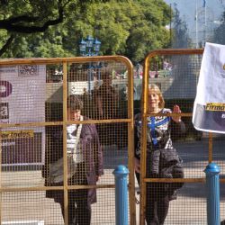 Para quién son la vallas que rodean de la Legislatura 