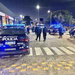 Una chica trans dijo que fue atacada por un grupo de mujeres por celos 