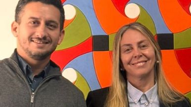 Foto iliustrativa de  Tras 26 años de espera, las Mamis Hockey conquistan el sueño de la "casa propia" en Guaymallén