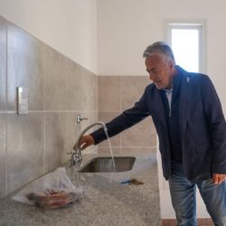 Cornejo defendió el proyecto para sacarle la vivienda del IPV al que no la use para vivir