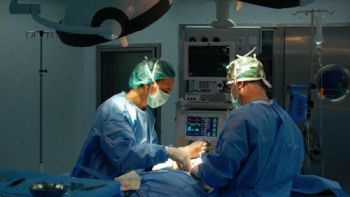 Por decreto, Gobierno subió 10% el salario de profesionales de la salud; frente a un atraso del 20%