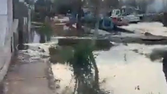 Hartazgo: vecinos de Corralitos salieron a la calle a protestar por los desbordes cloacales