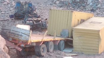 Un camionero murió tras desbarrancar en la ruta 7