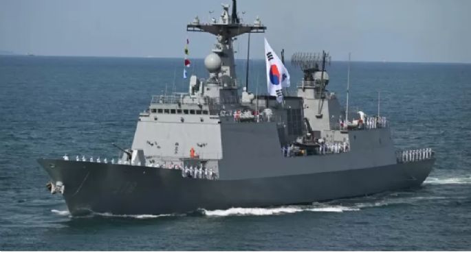 Explotó un buque operado por Corea del Sur en el estrecho de Ormuz