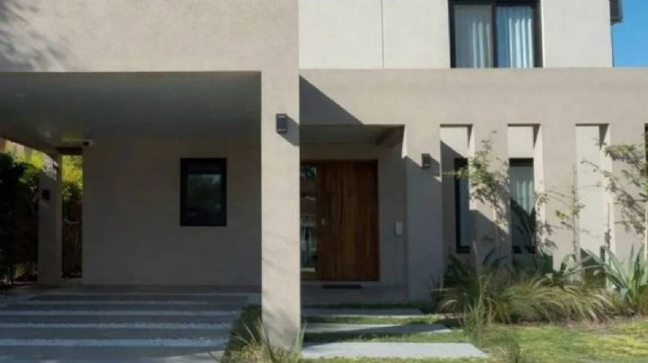 Pileta, cascada y apoyacabezas para el jacuzzi: las excentricidades que pidió Adorni