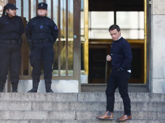 El contratista de Adorni confirmó que recibió 245.000 dólares en efectivo y en negro