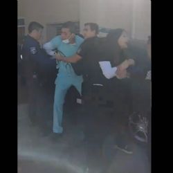 Policías golpearon a un médico en el microhospital Puente de Hierro