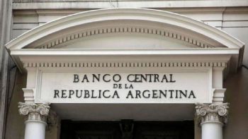El Banco Central ratificó que mantendrá el cepo para las empresas